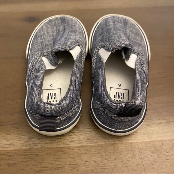 Baby Gap Slip-On Runners - Picture 2 of 3
